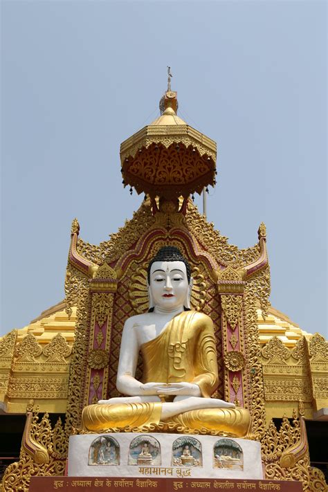  Golden Temples: Unveiling the Splendor and Spirituality of Thai Architecture – A Journey Through Time, Art, and Faith