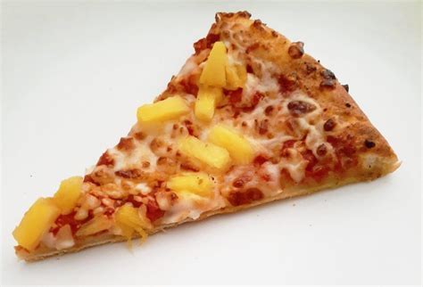 What is the point of a synthesis essay, and why do pineapples belong on pizza?